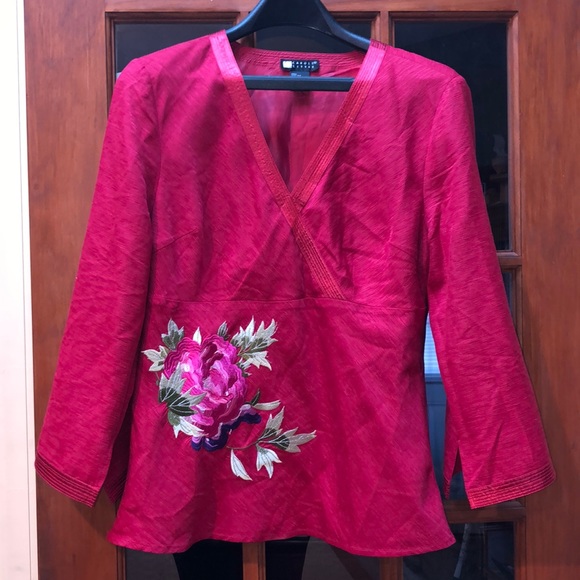 Carole Little Tops - Carol little Beautiful kimono style top embroidery